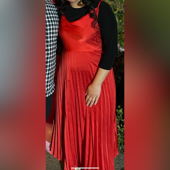 Red Satin SHEIN Dress - Picture 2 of 12